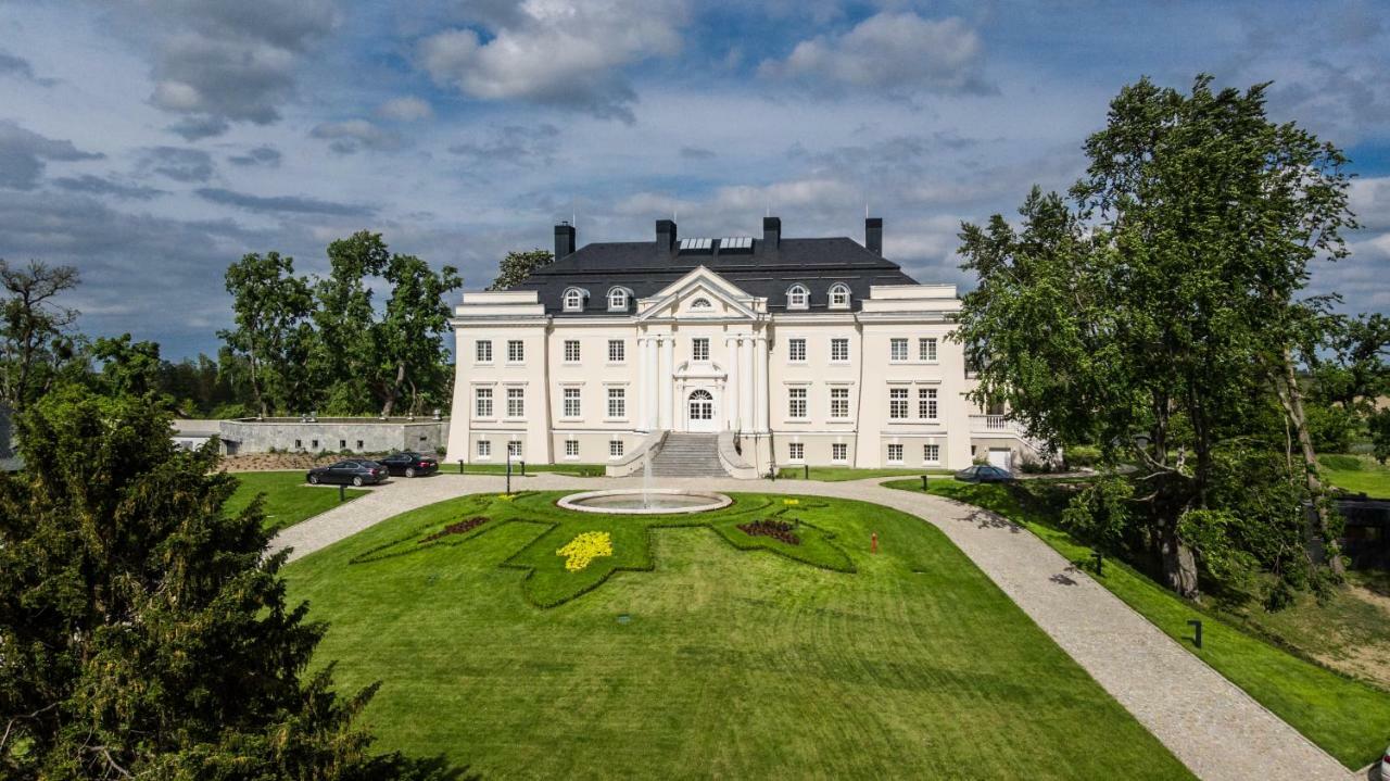 Palac Komierowo Sepolno Krajenskie Экстерьер фото
