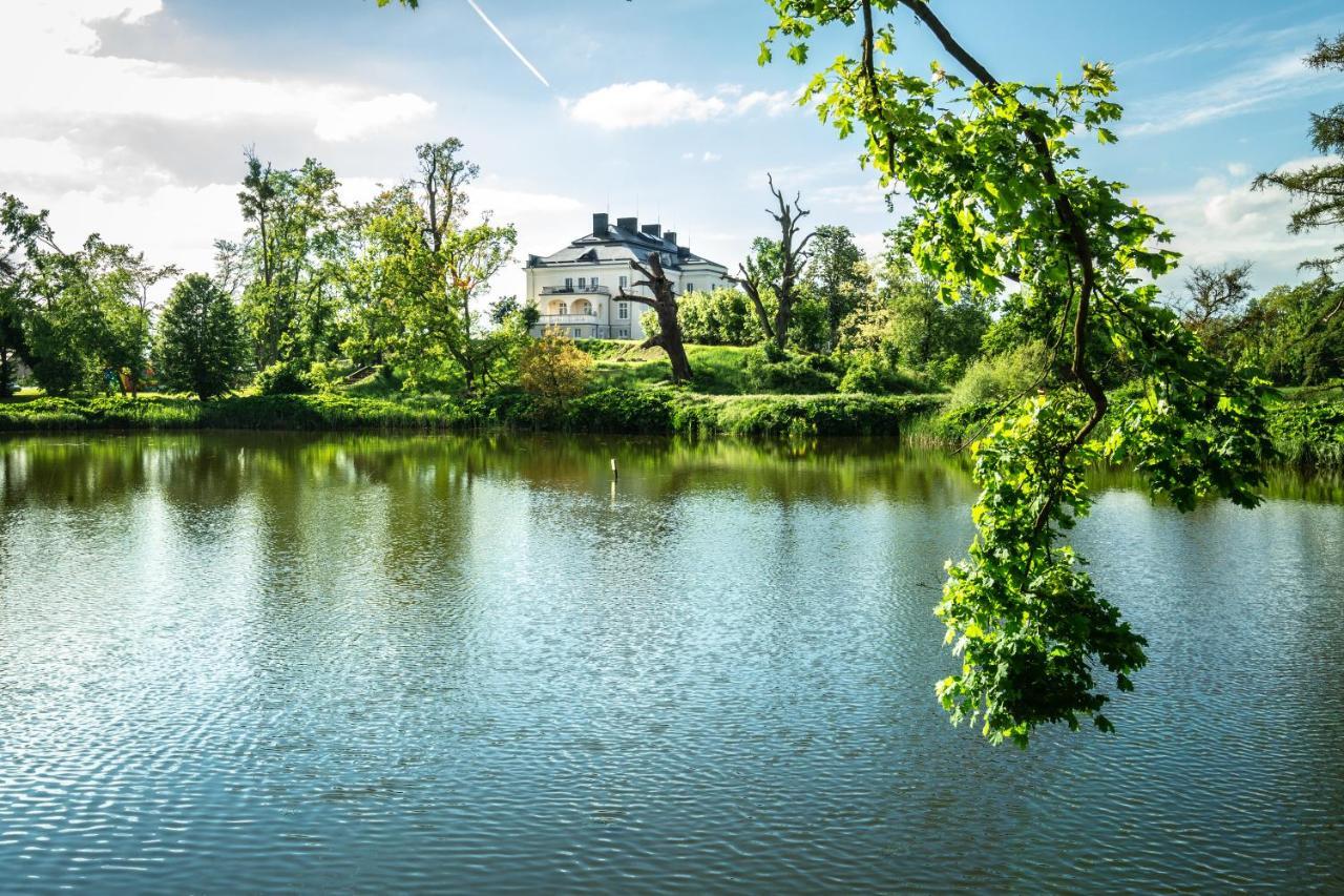 Palac Komierowo Sepolno Krajenskie Экстерьер фото