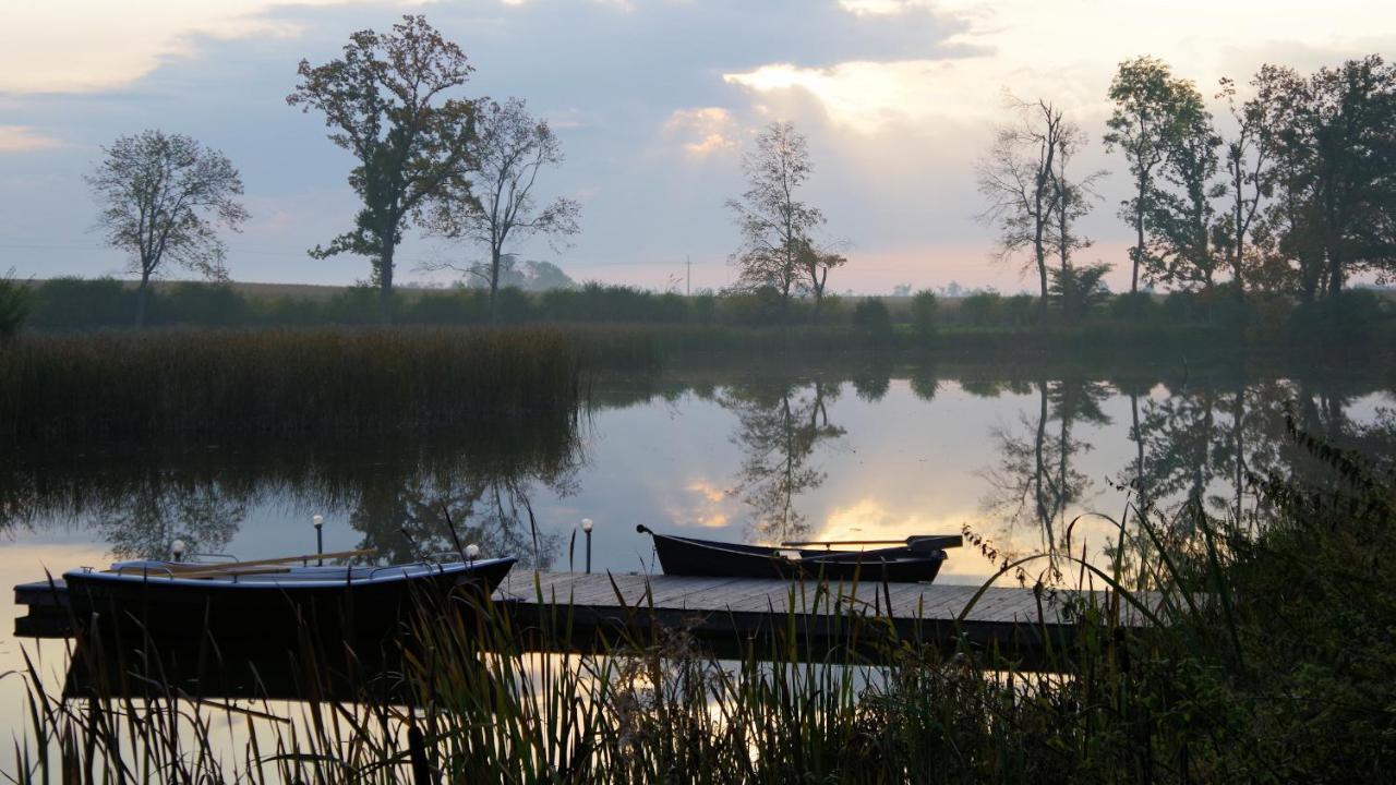Palac Komierowo Sepolno Krajenskie Экстерьер фото