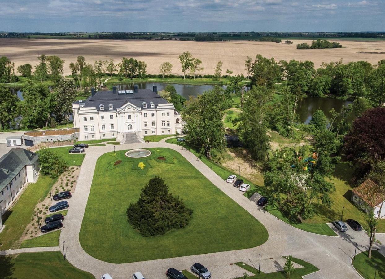 Palac Komierowo Sepolno Krajenskie Экстерьер фото