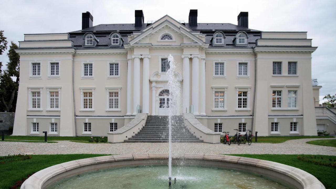 Palac Komierowo Sepolno Krajenskie Экстерьер фото